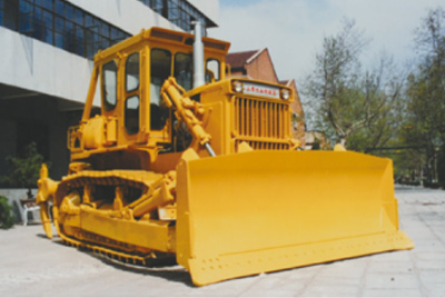 山推推土機(jī)累計(jì)銷量突破2000臺(tái)；被國家經(jīng)貿(mào)部批準(zhǔn)為進(jìn)出口自營權(quán)企業(yè)。