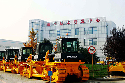 2009年，山推研發(fā)中心被國家人事部批準(zhǔn)設(shè)立博士后科研工作站，同年召開首屆科技創(chuàng)新大會(huì)。